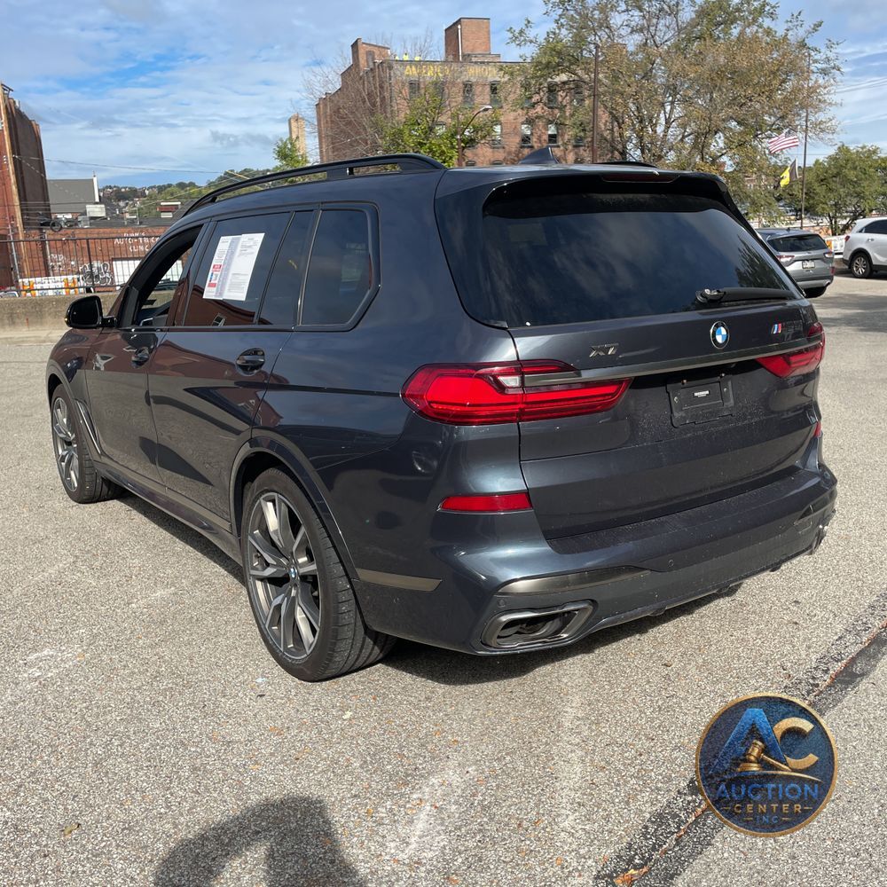 2022 BMW X7 M50i