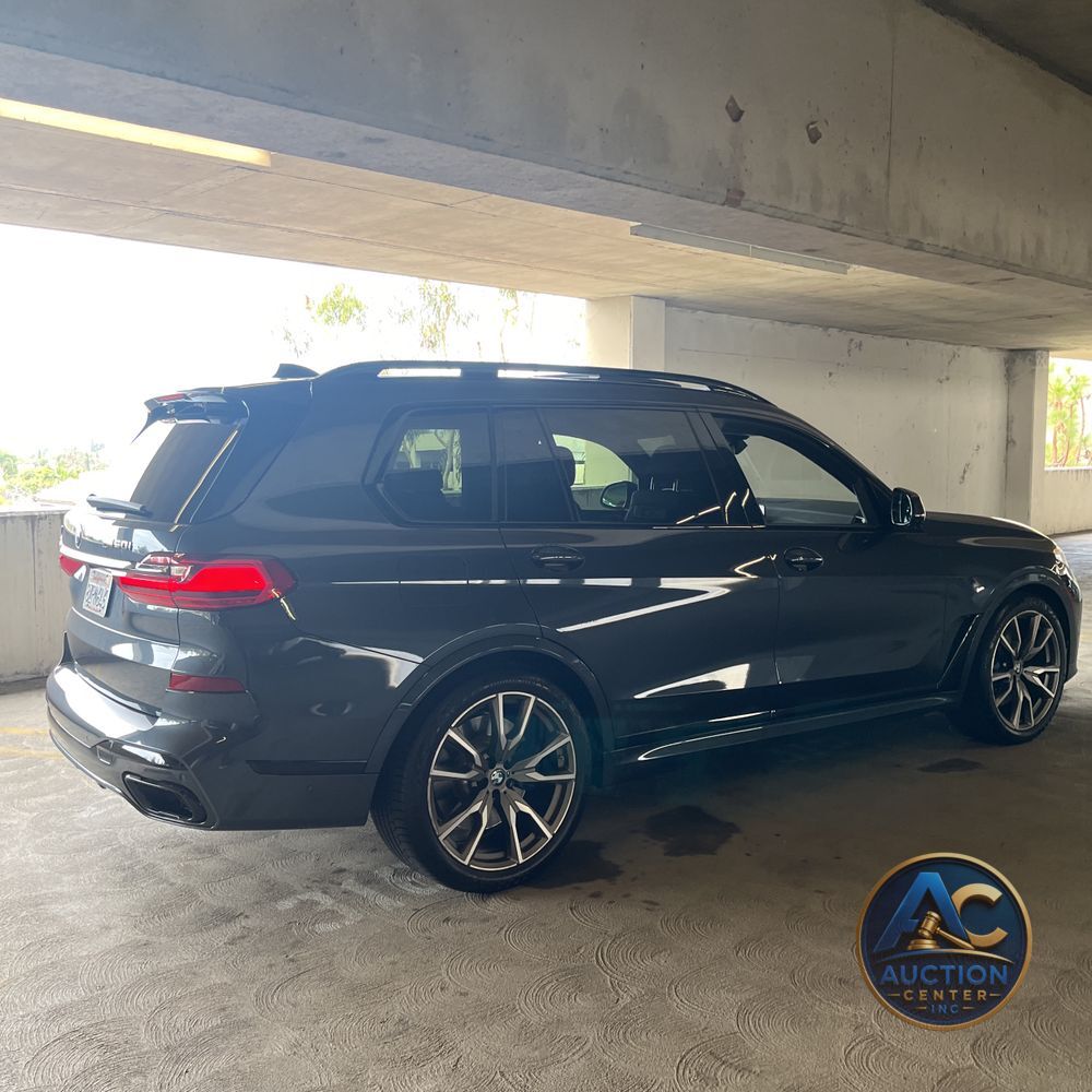 2022 BMW X7 M50i