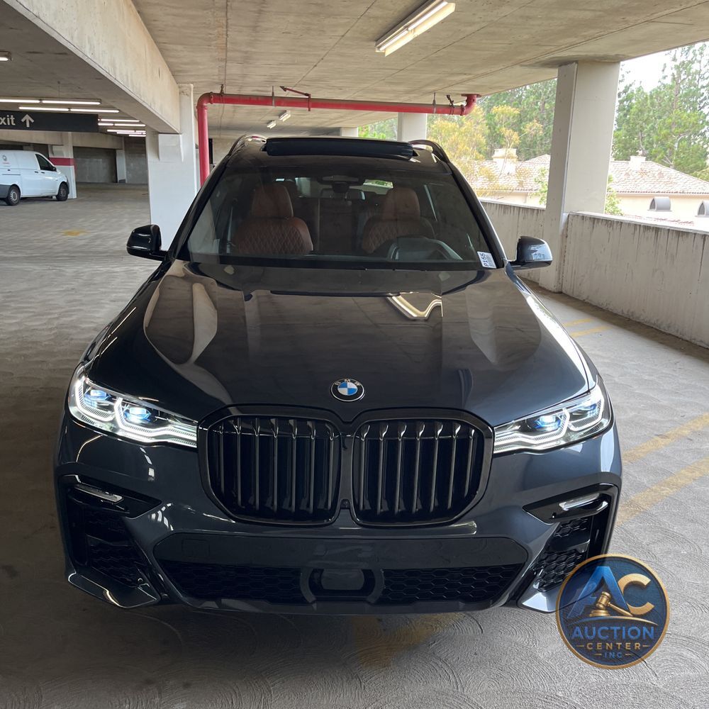 2022 BMW X7 M50i