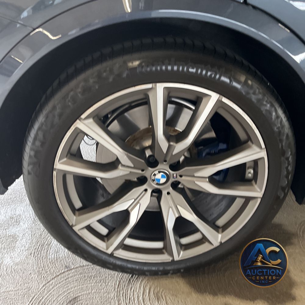 2022 BMW X7 M50i