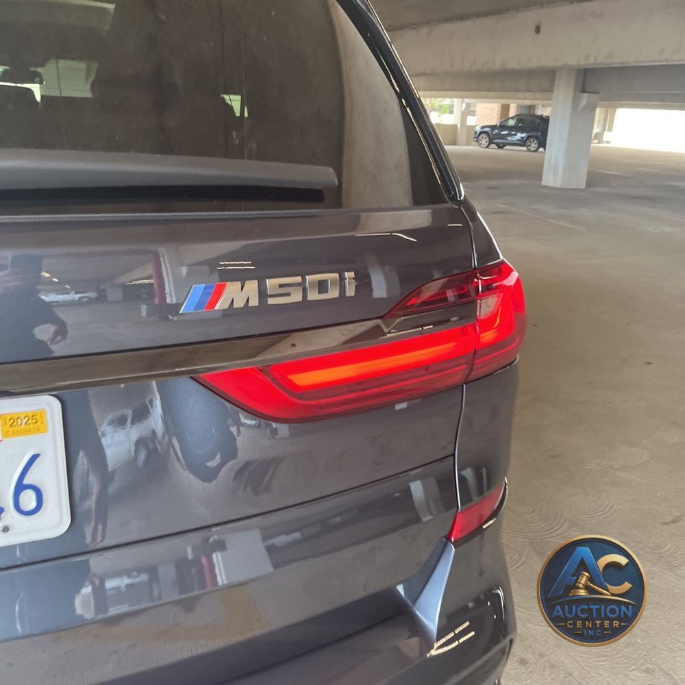 2022 BMW X7 M50i