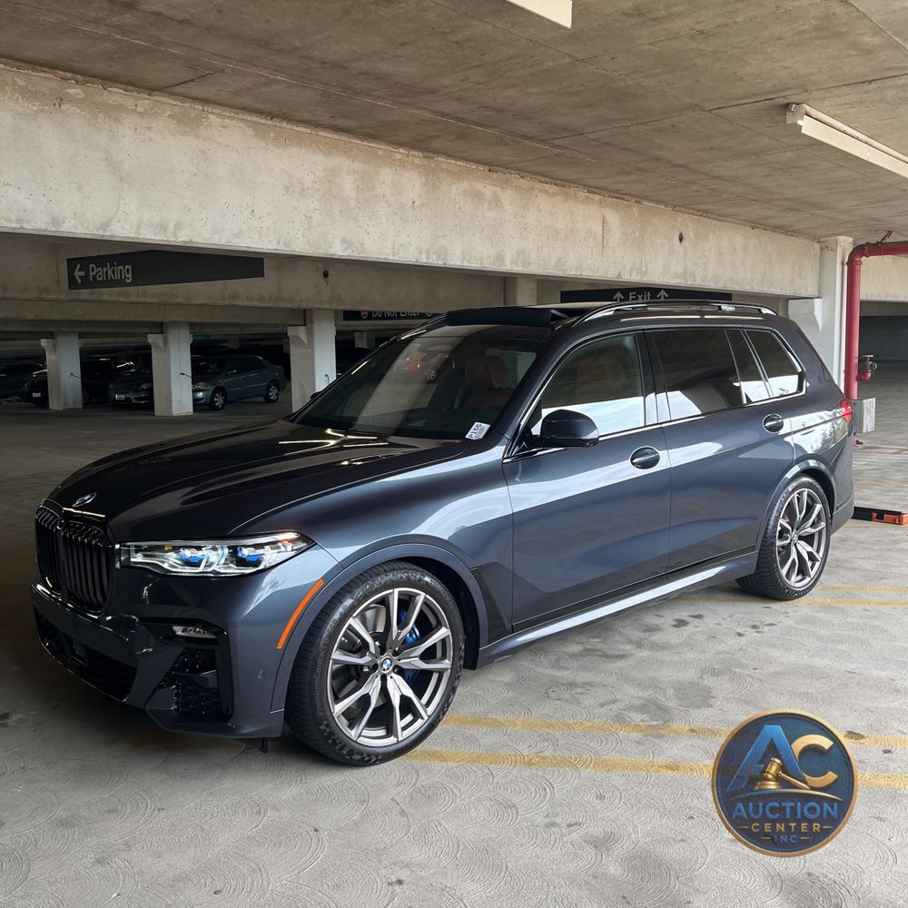 2022 BMW X7 M50i