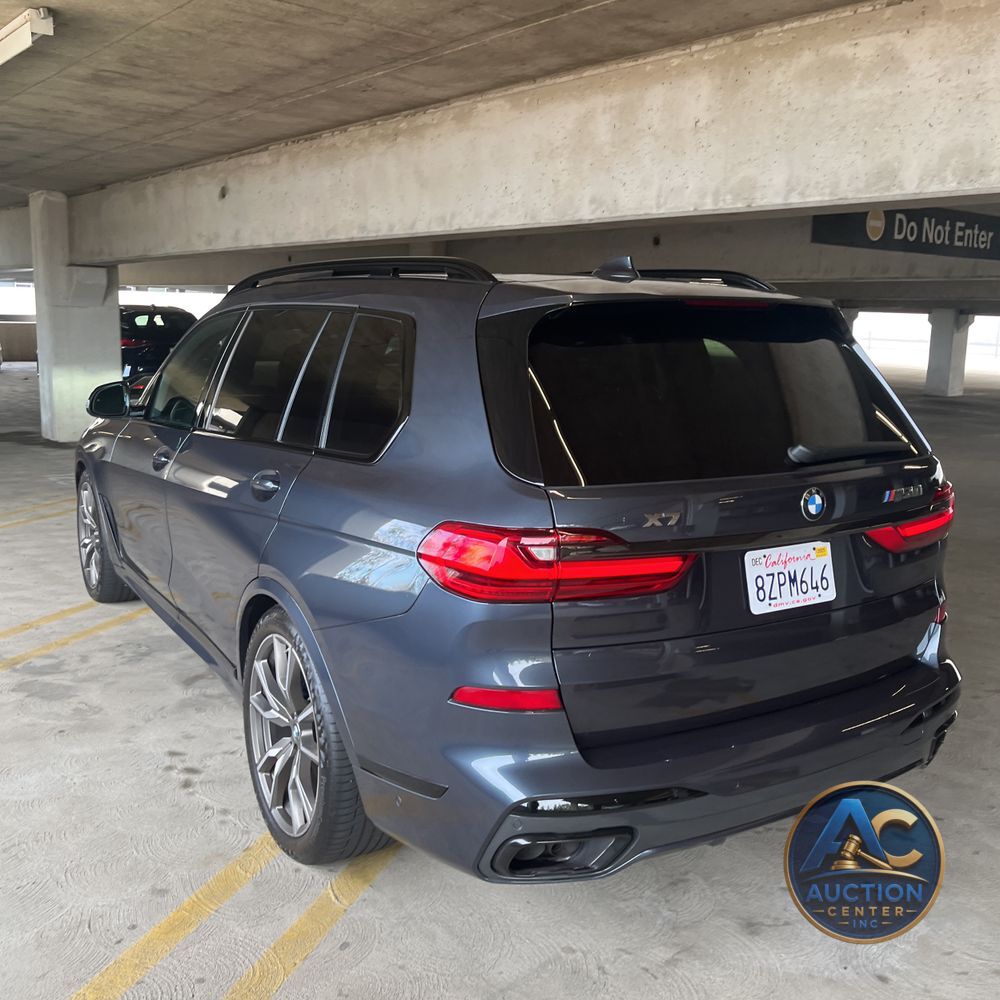 2022 BMW X7 M50i