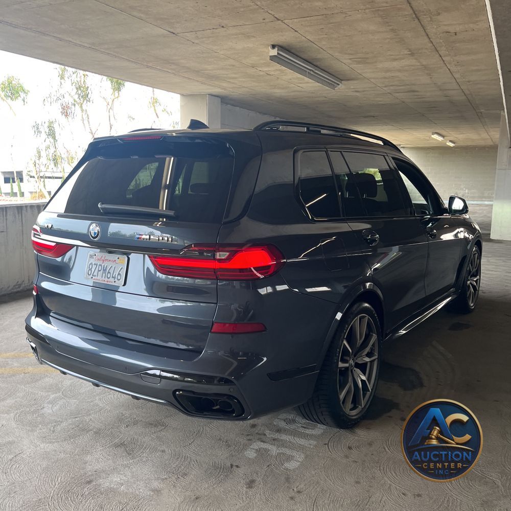 2022 BMW X7 M50i