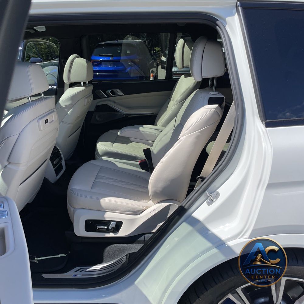 2021 BMW X7 M50i