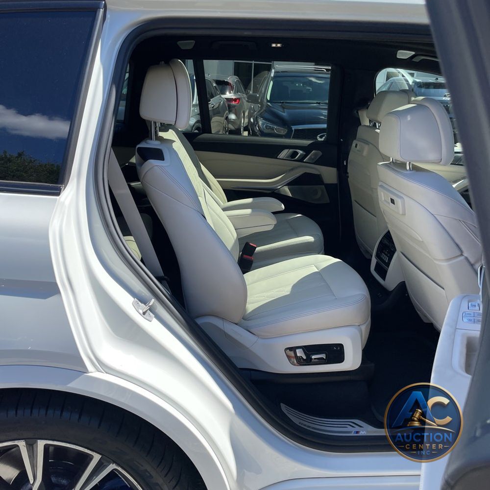 2021 BMW X7 M50i