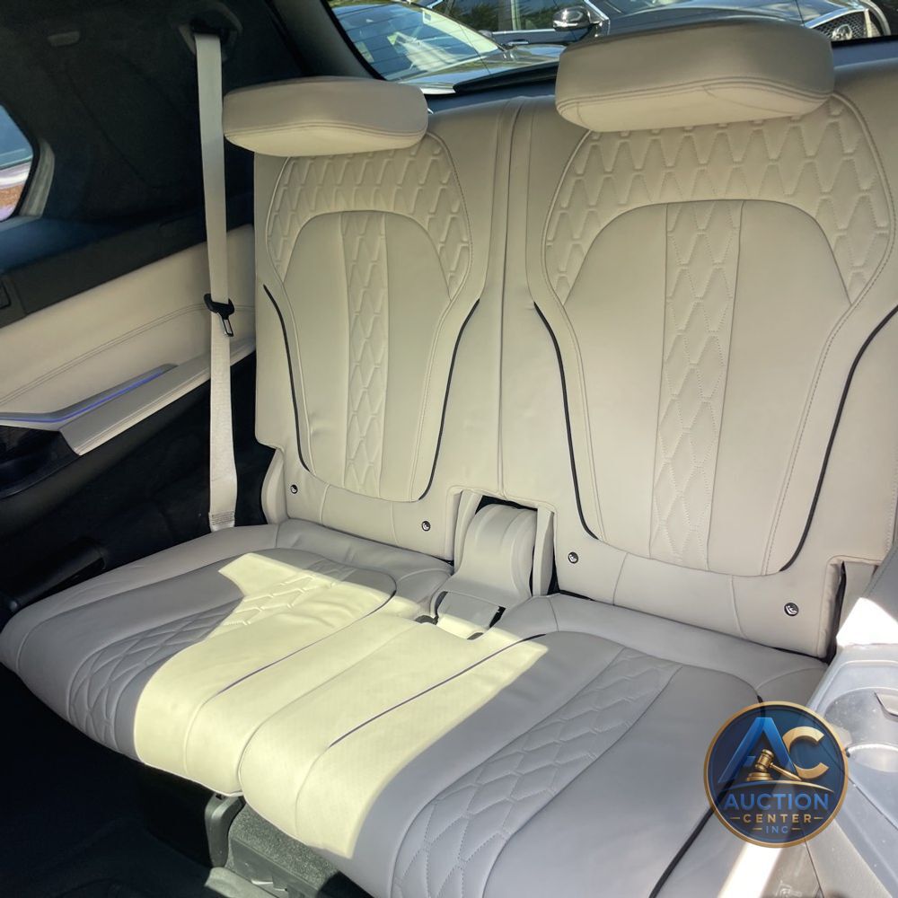 2021 BMW X7 M50i