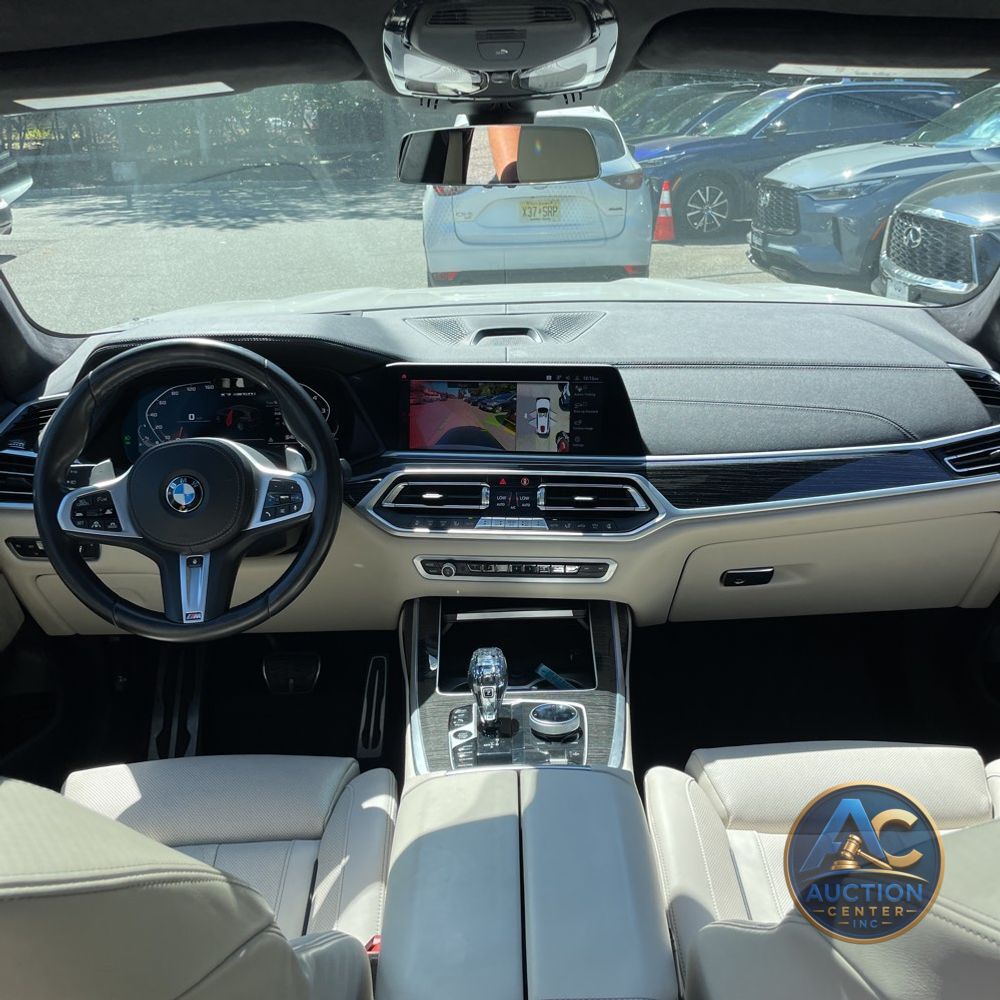 2021 BMW X7 M50i