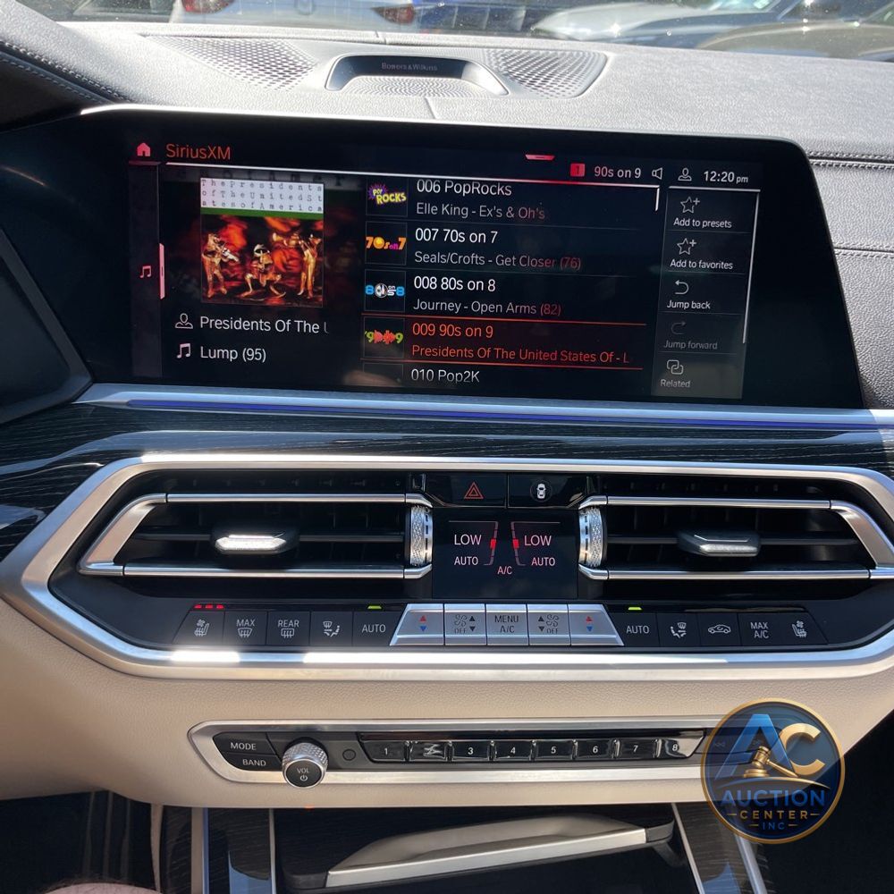 2021 BMW X7 M50i
