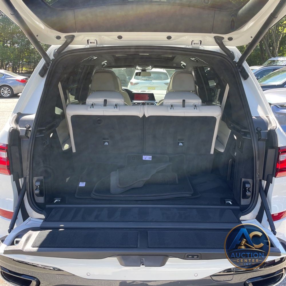 2021 BMW X7 M50i