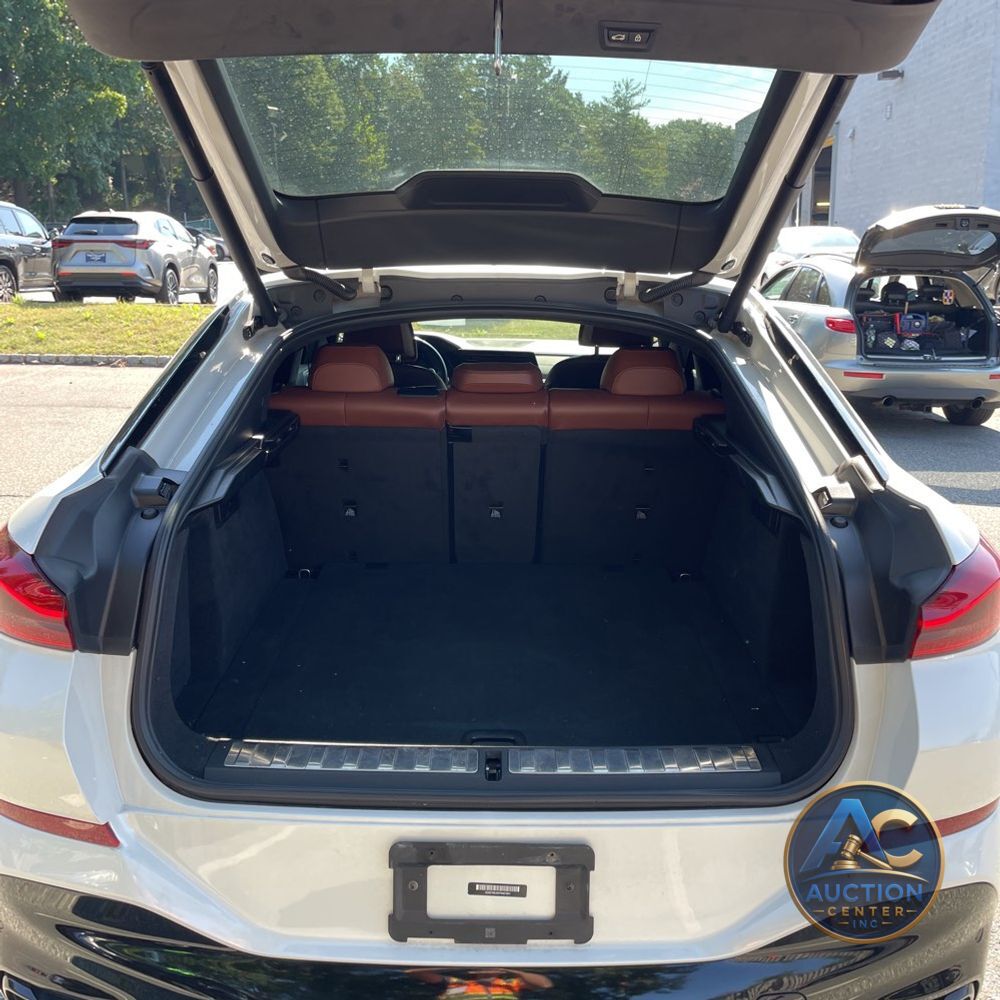 2023 BMW X6 M50i