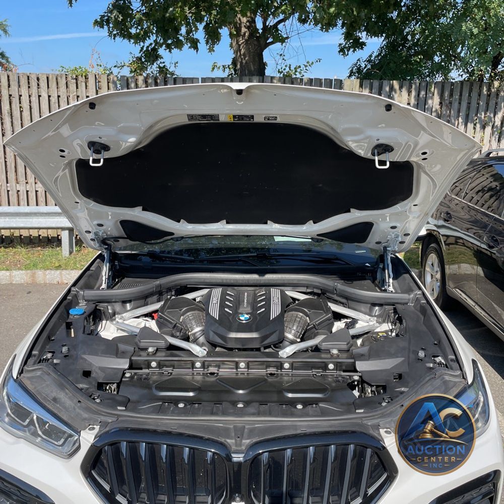 2023 BMW X6 M50i