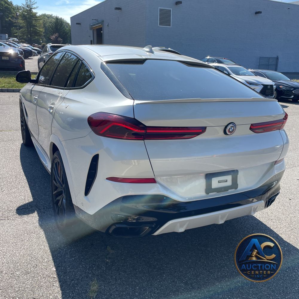 2023 BMW X6 M50i