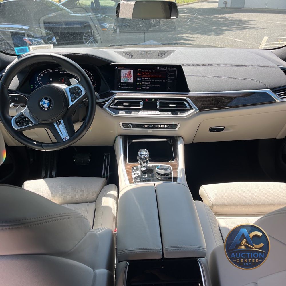 2023 BMW X6 M50i
