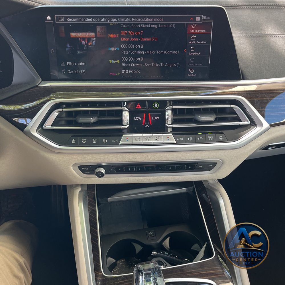 2023 BMW X6 M50i