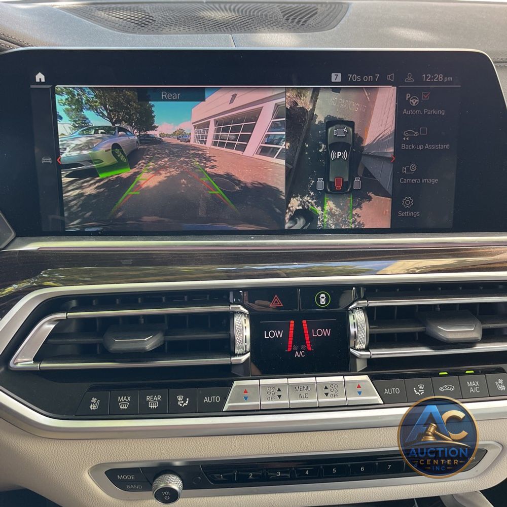 2023 BMW X6 M50i