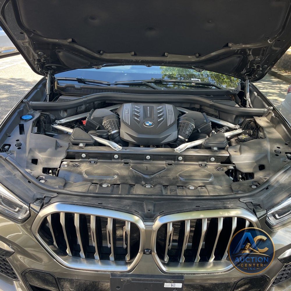 2023 BMW X6 M50i