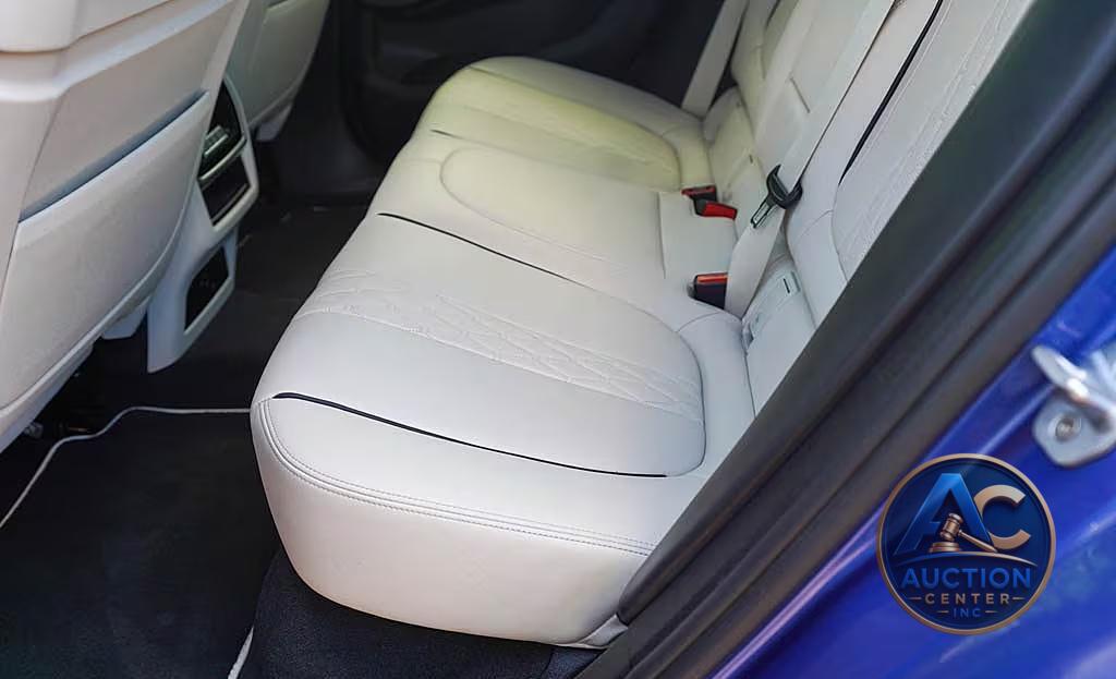 2020 BMW X6 M50i