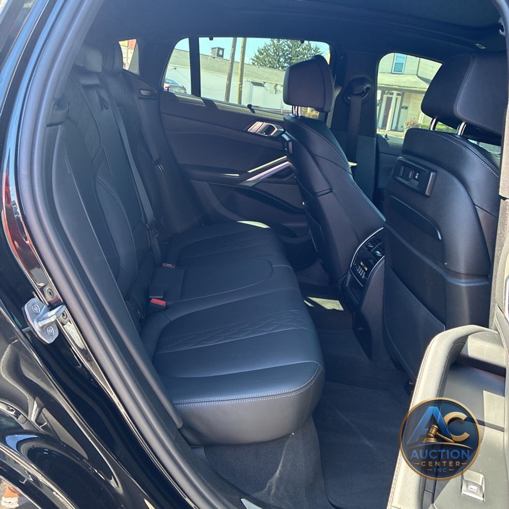 2023 BMW X6 M50i