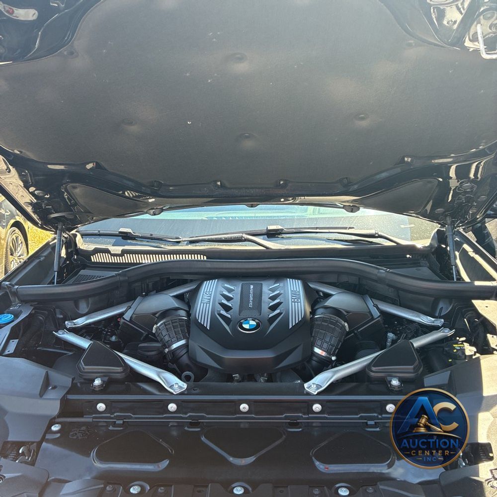 2023 BMW X6 M50i