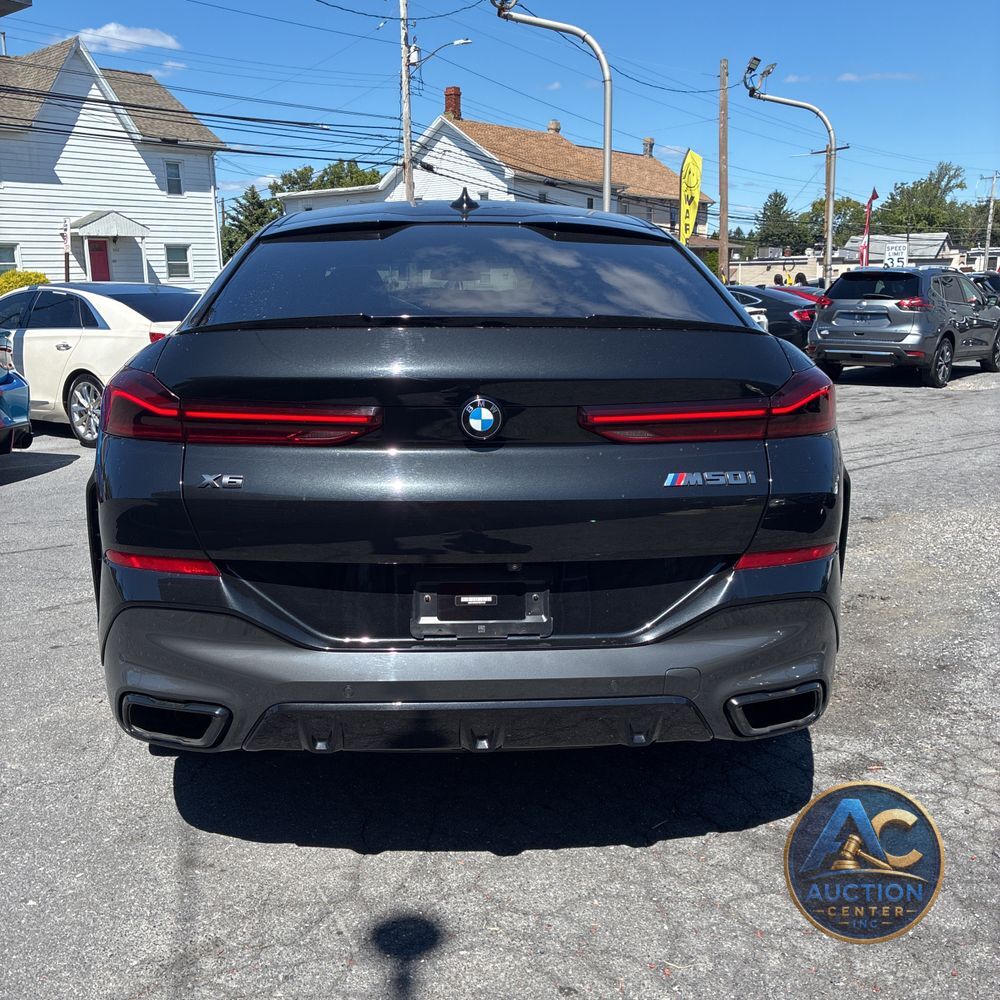 2023 BMW X6 M50i
