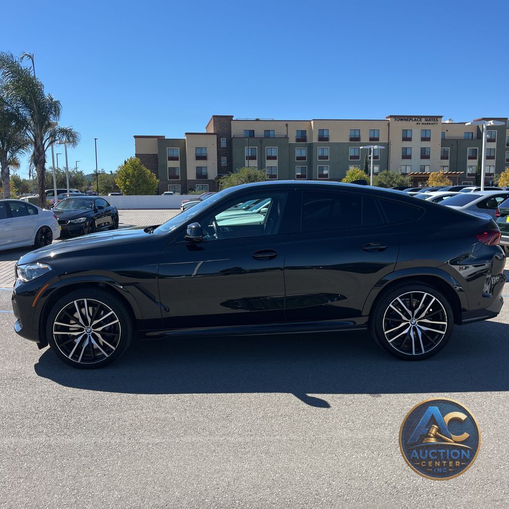 2021 BMW X6 M50i