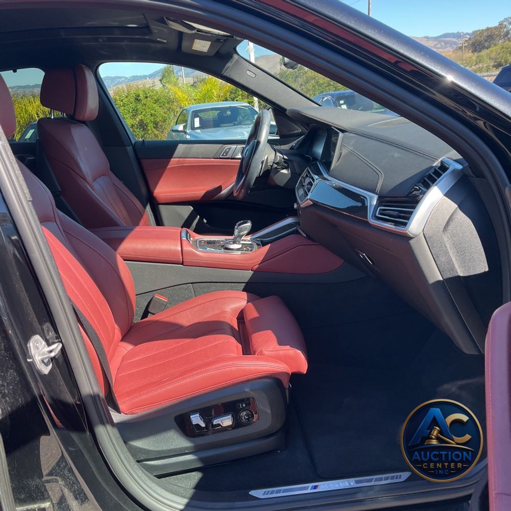 2021 BMW X6 M50i