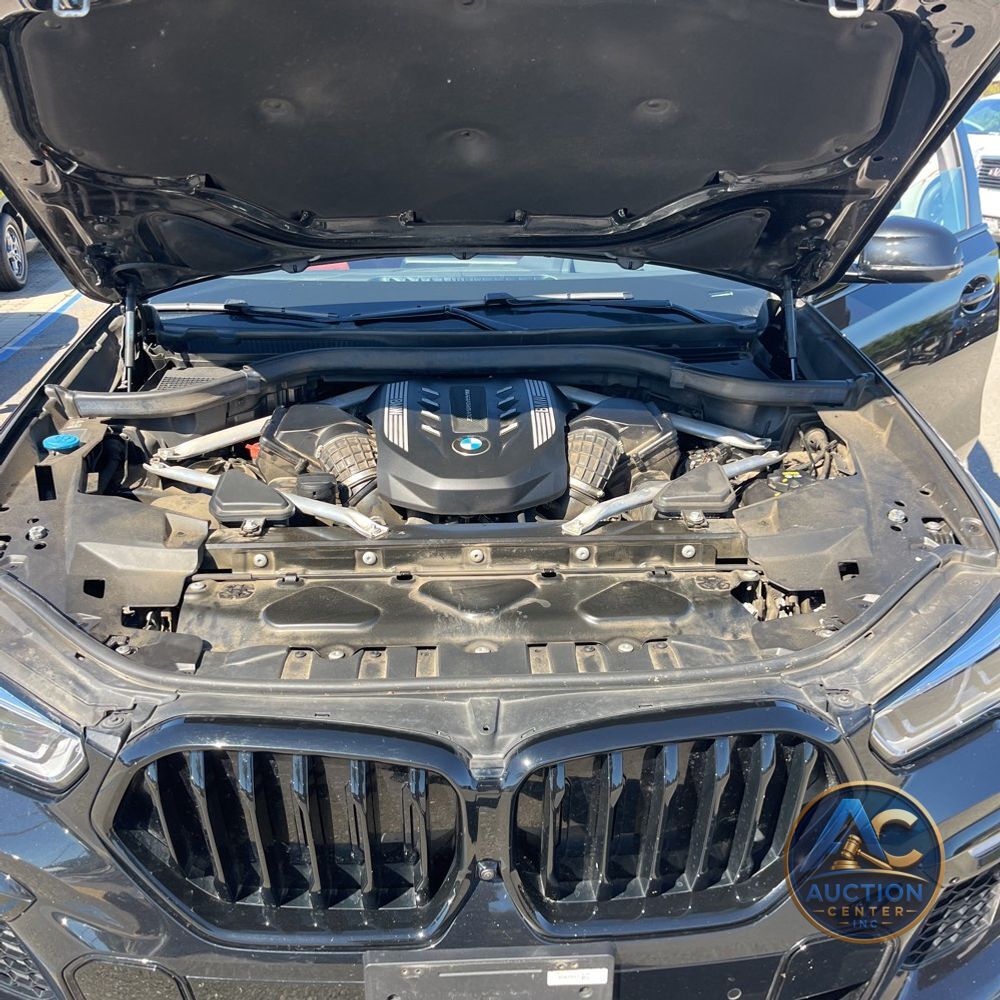 2021 BMW X6 M50i