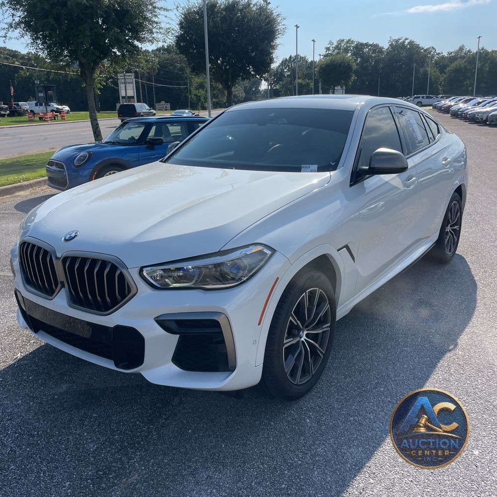 2022 BMW X6 M50i