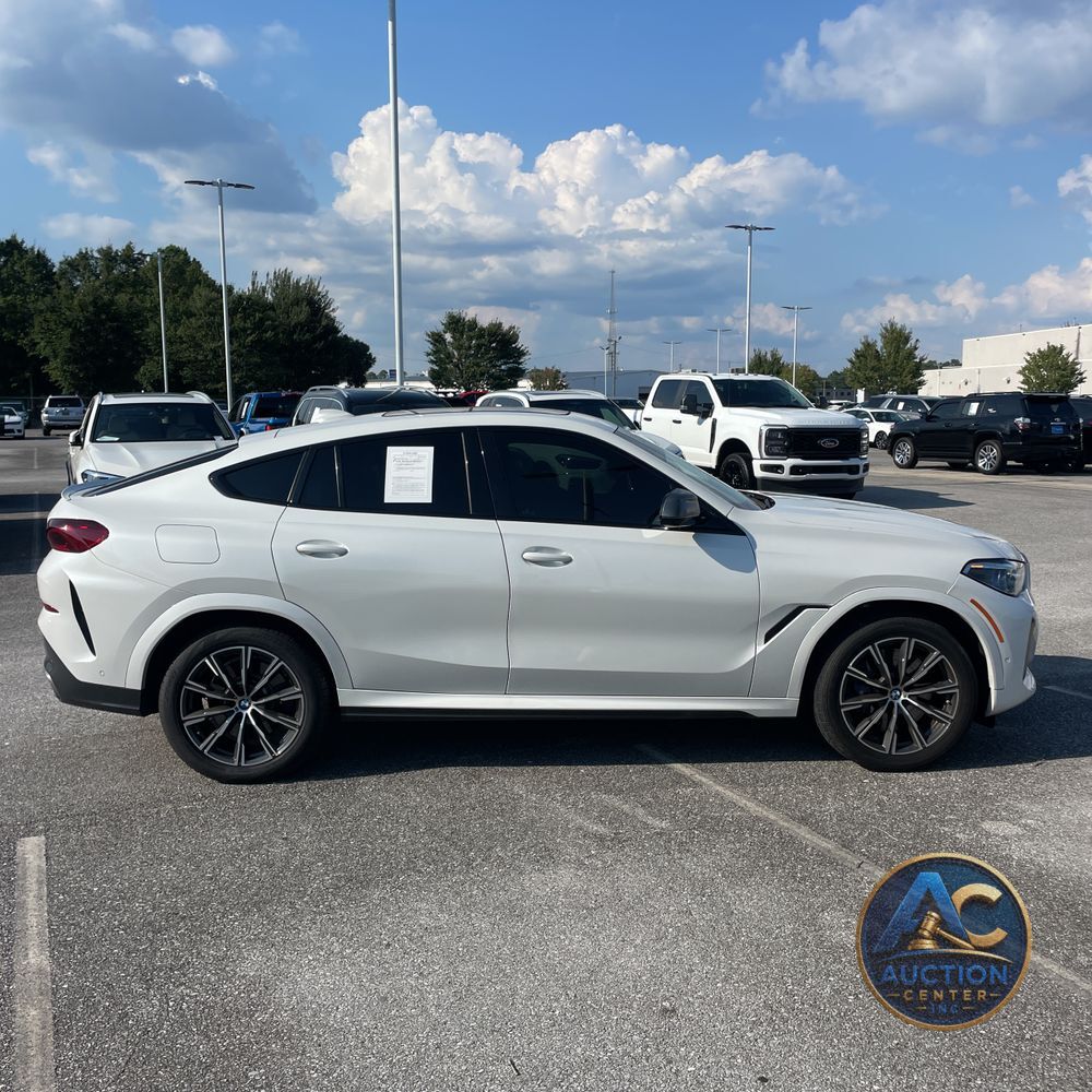 2022 BMW X6 M50i