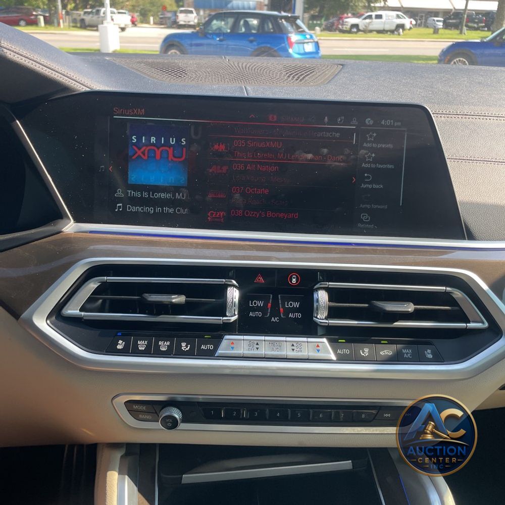 2022 BMW X6 M50i