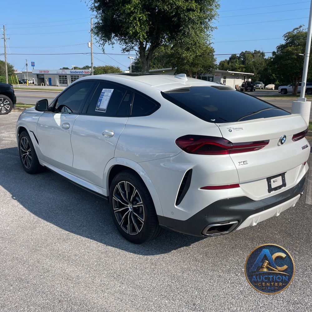2022 BMW X6 M50i