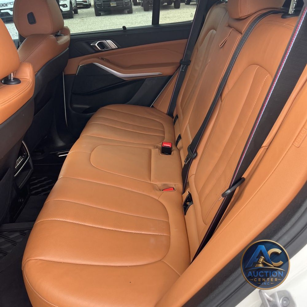 2022 BMW X5 M50i