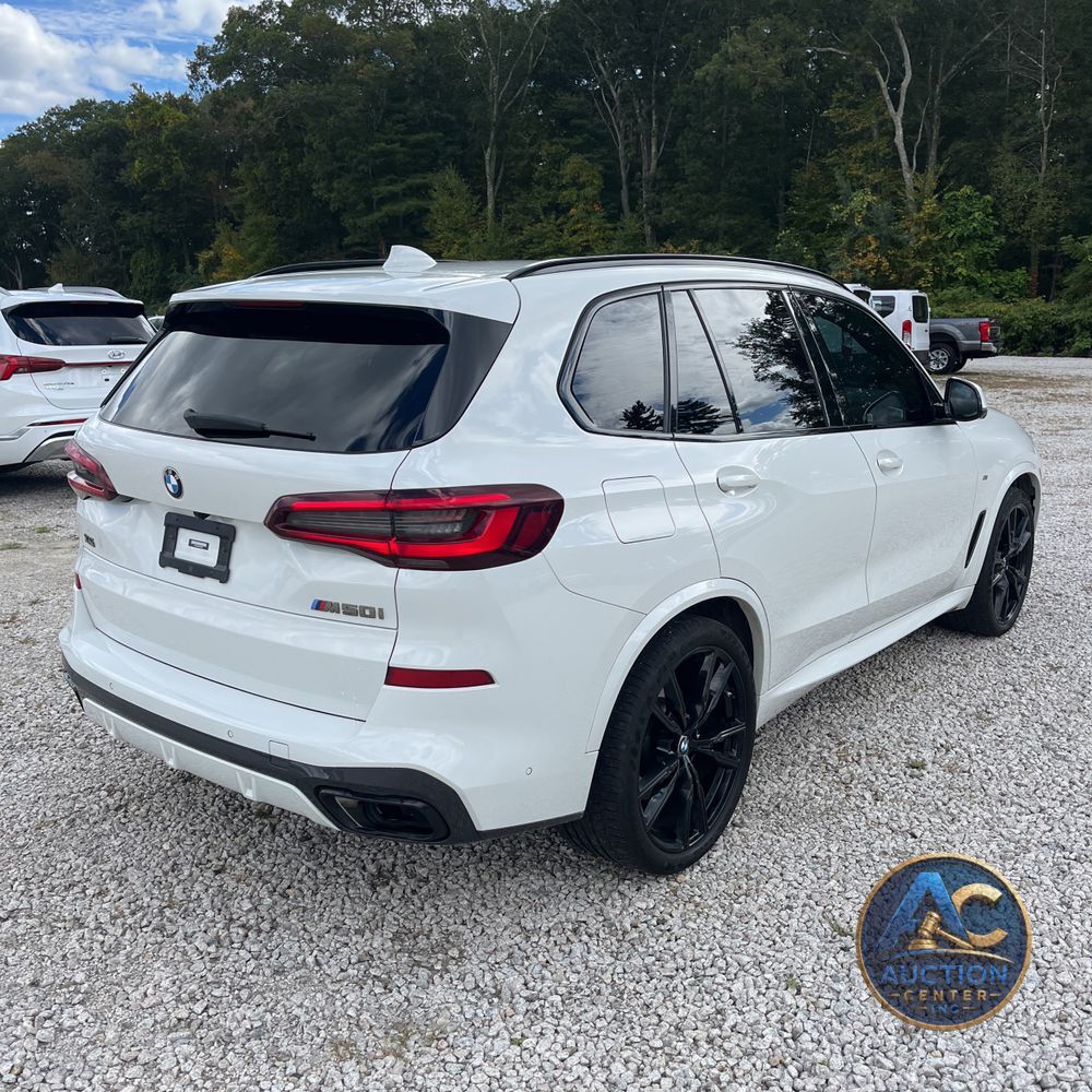 2022 BMW X5 M50i