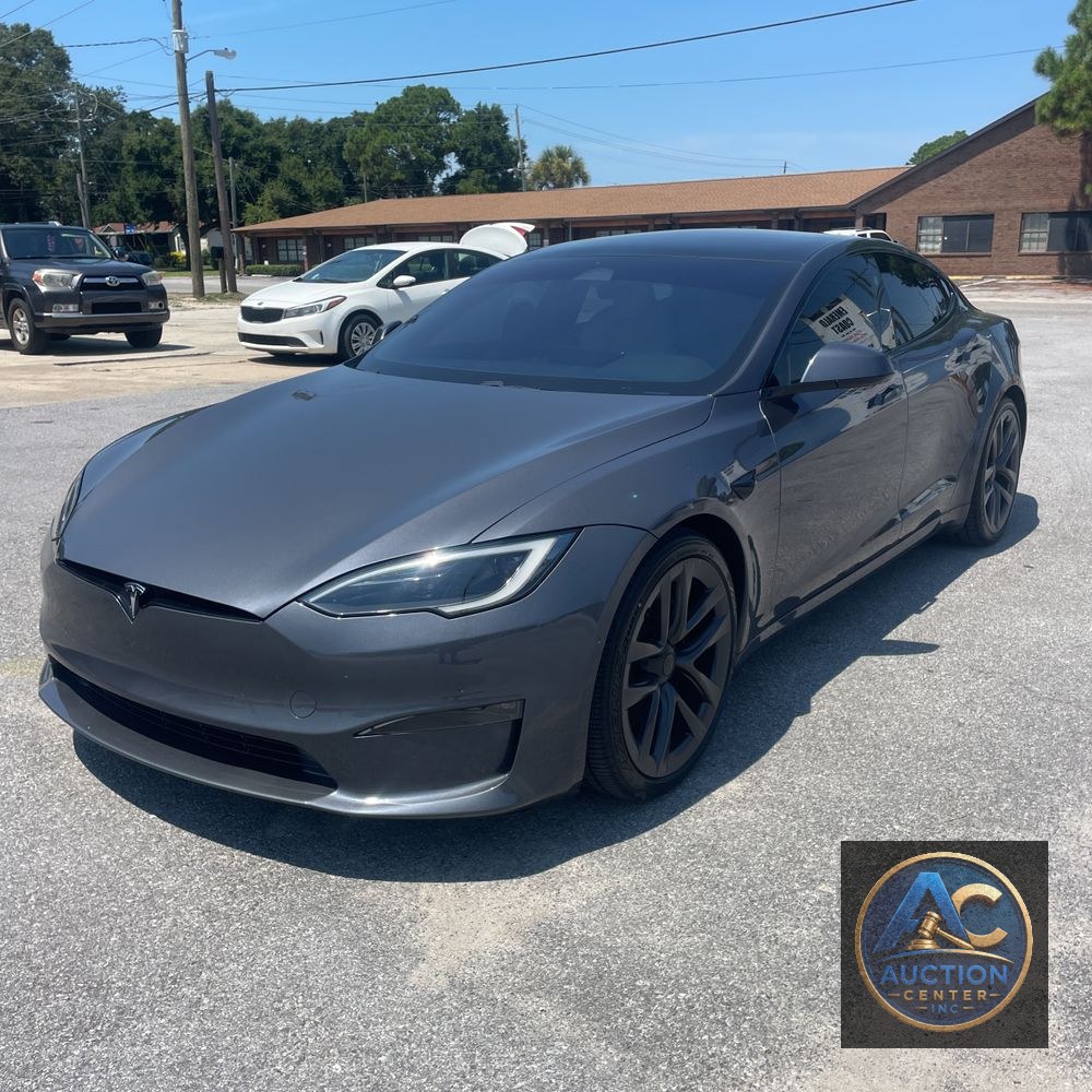 2022 Tesla Model S Plaid