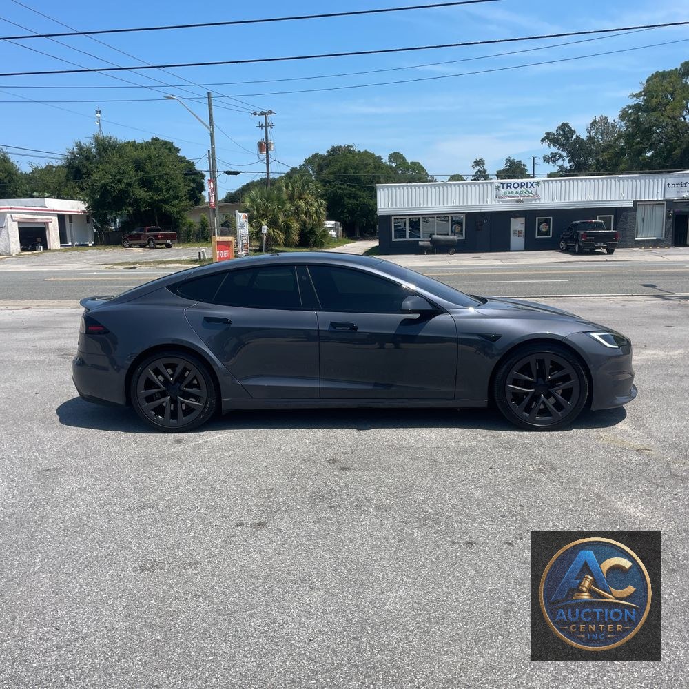 2022 Tesla Model S Plaid