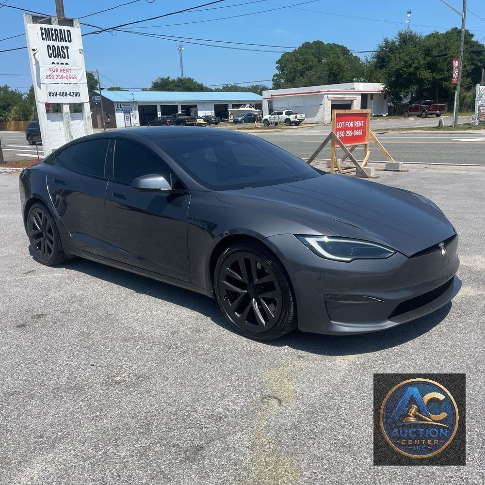 2022 Tesla Model S Plaid