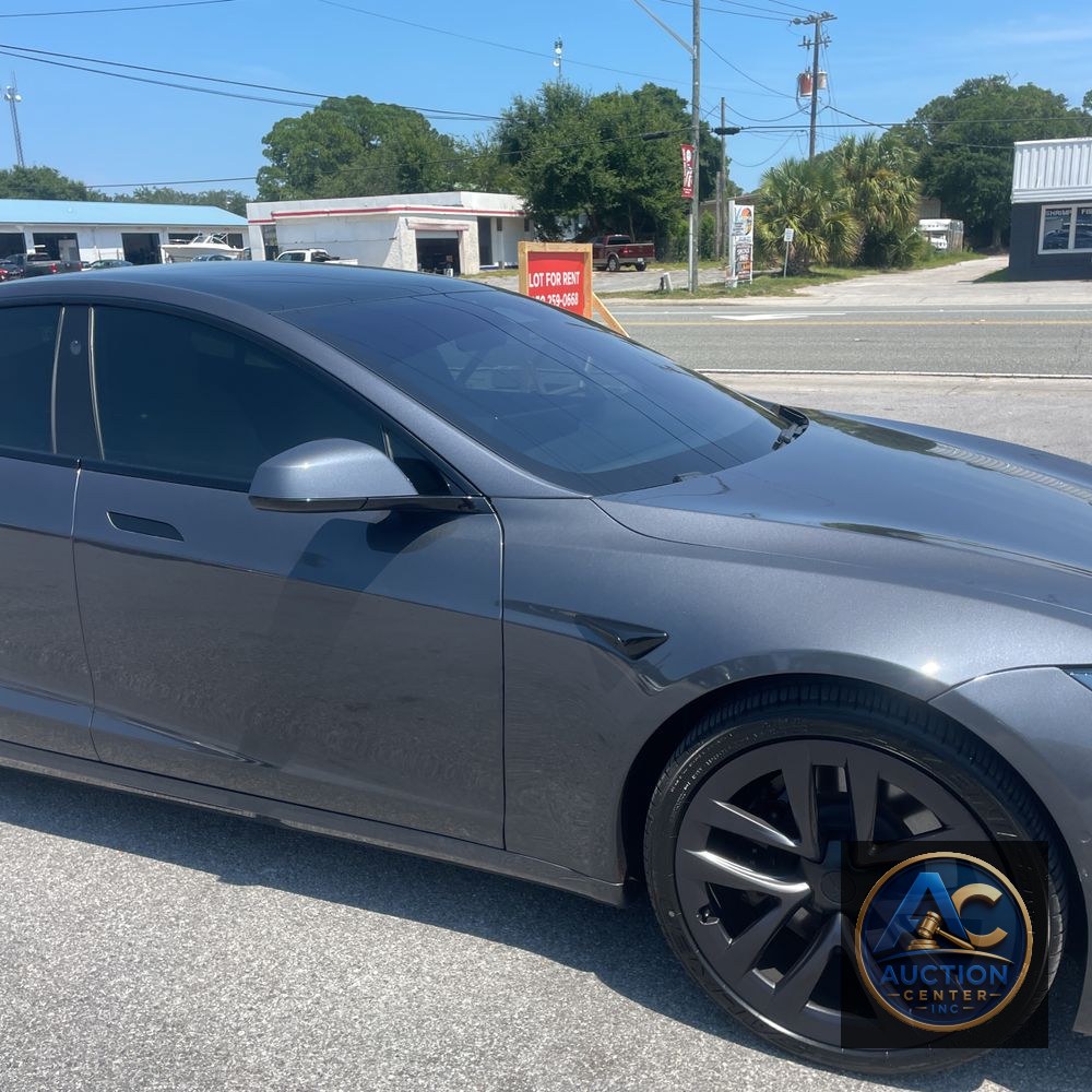 2022 Tesla Model S Plaid