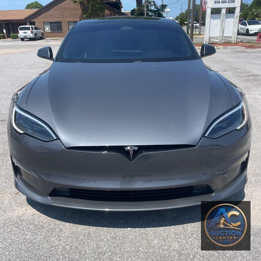 2022 Tesla Model S Plaid