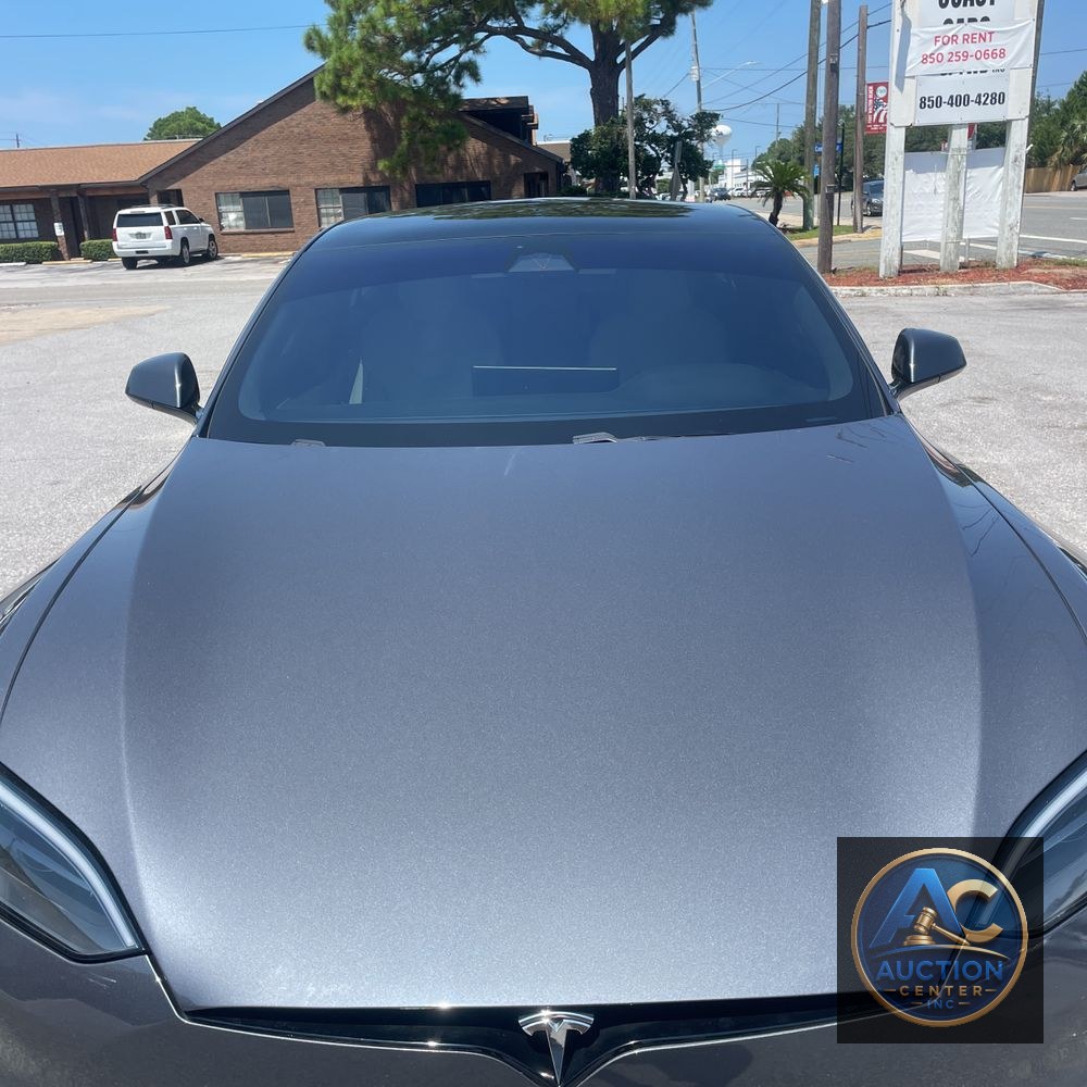 2022 Tesla Model S Plaid