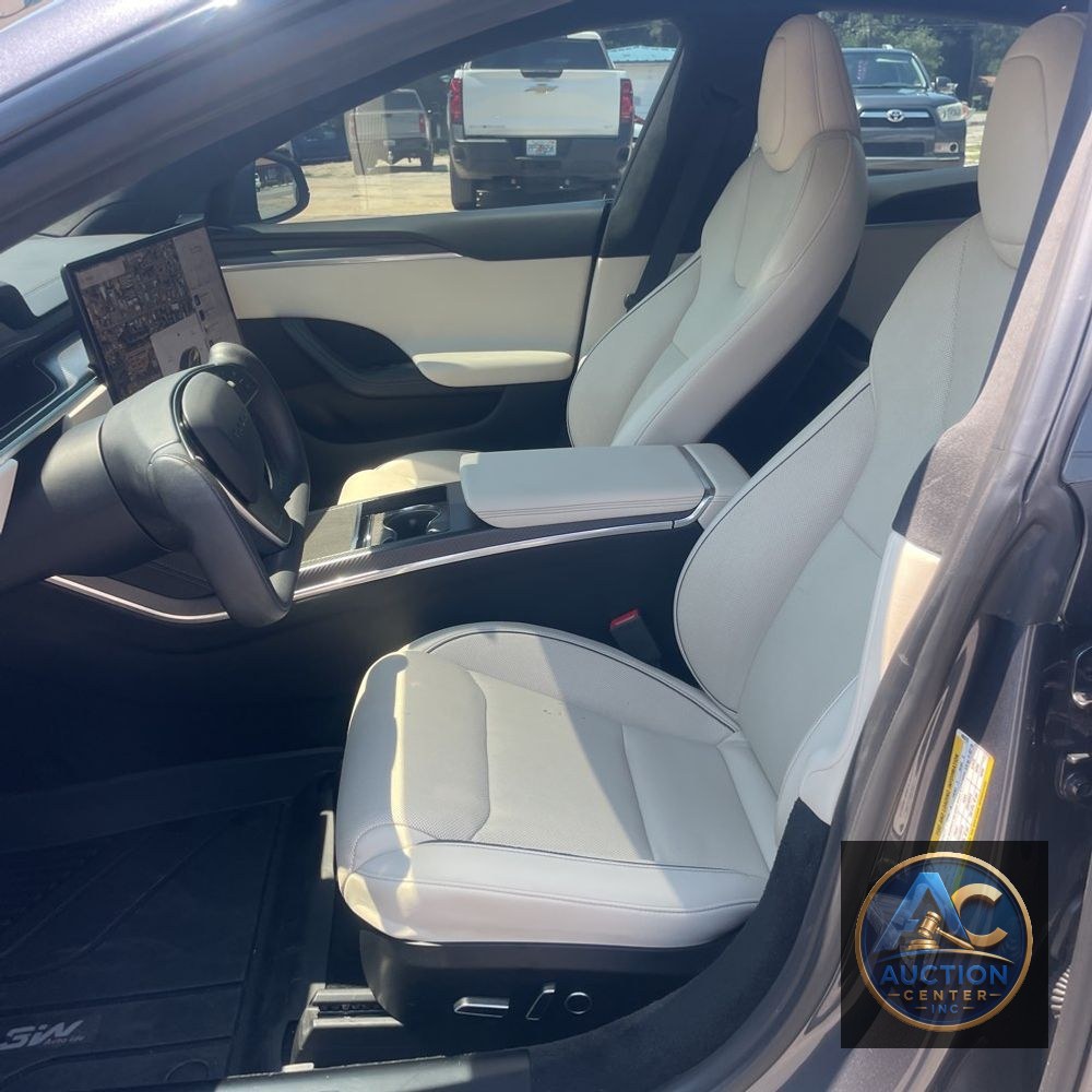 2022 Tesla Model S Plaid