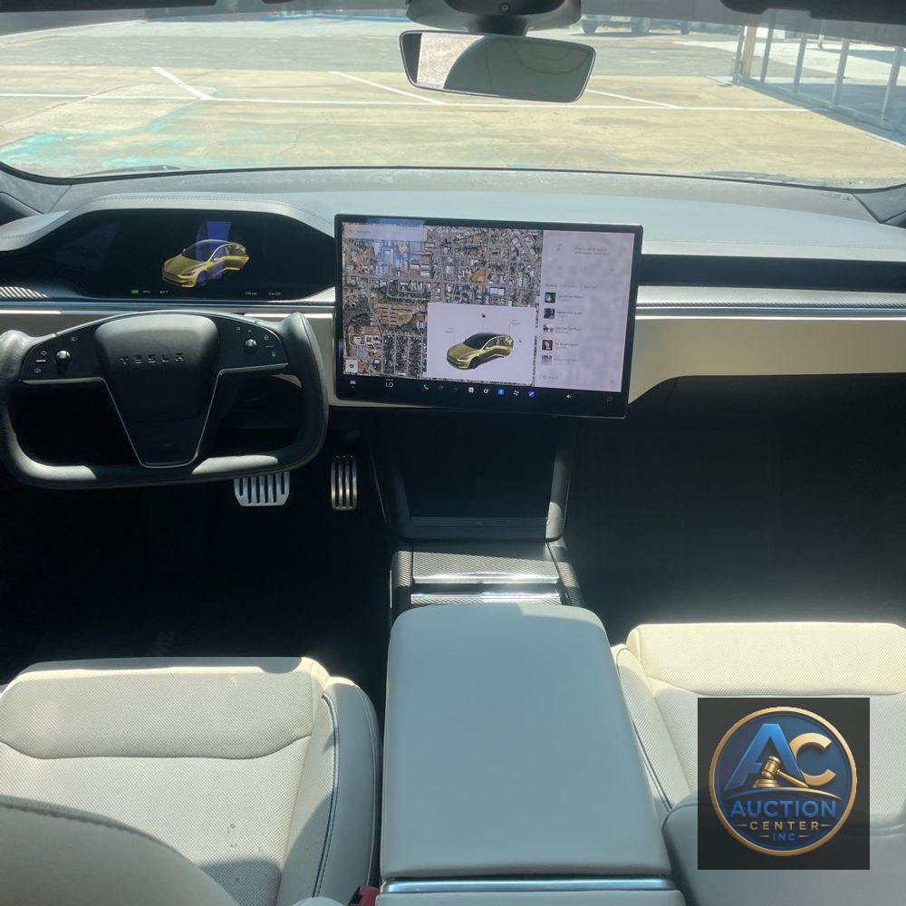 2022 Tesla Model S Plaid