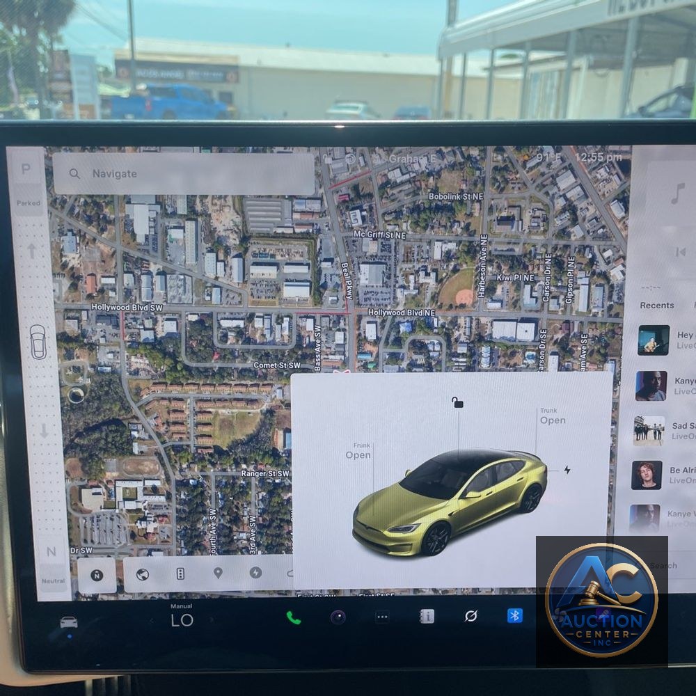 2022 Tesla Model S Plaid