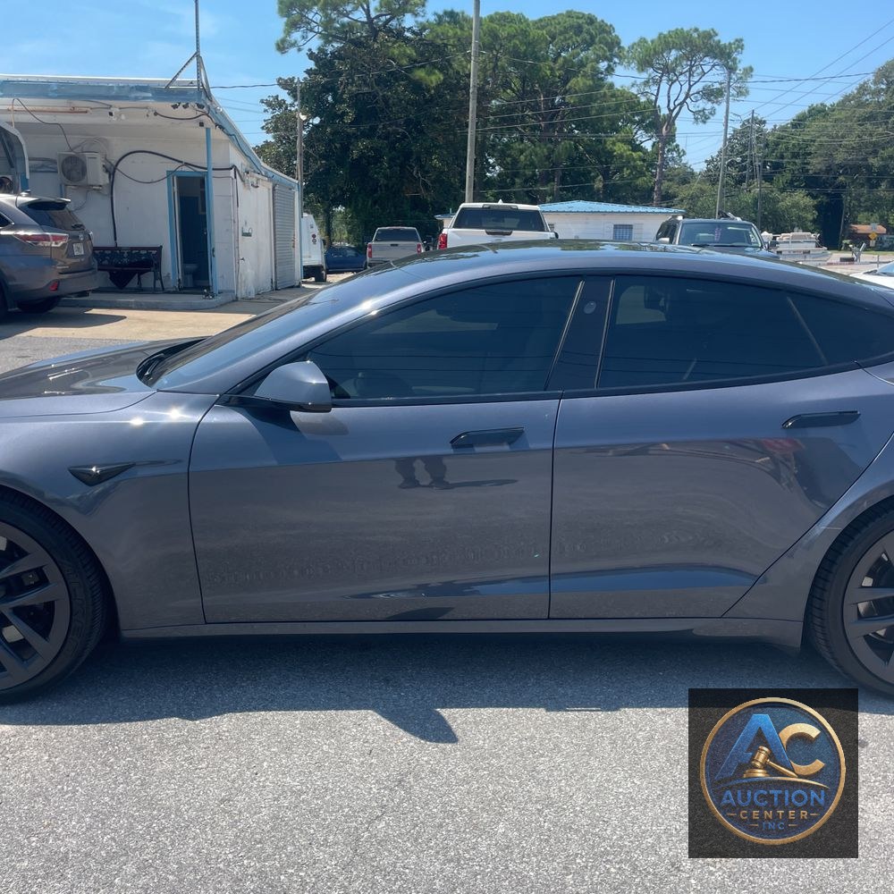 2022 Tesla Model S Plaid