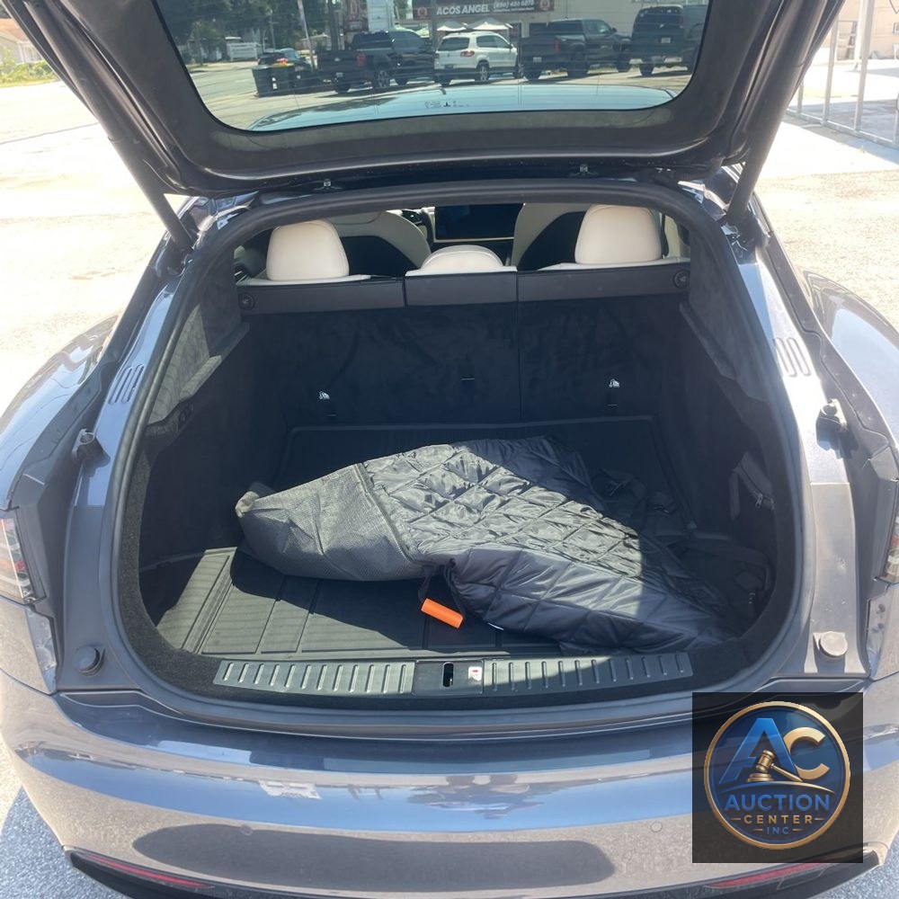 2022 Tesla Model S Plaid