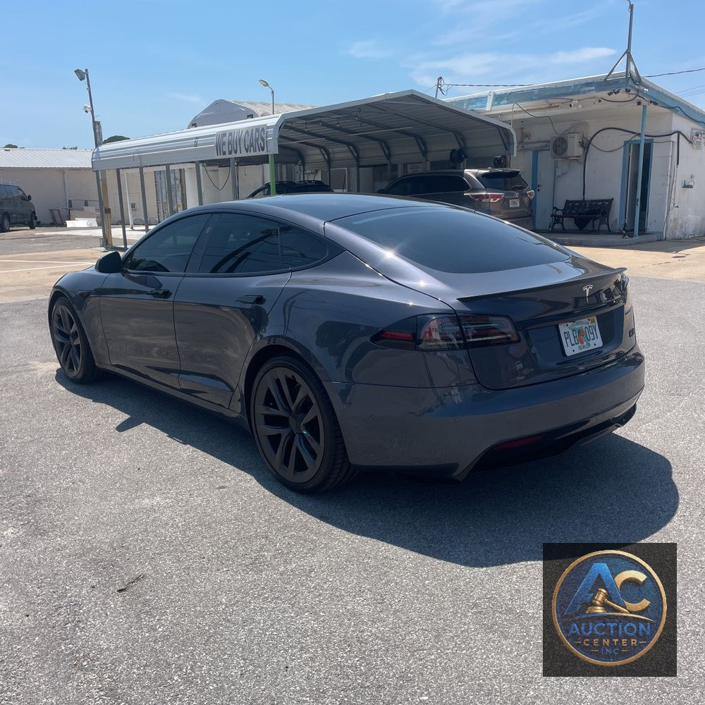 2022 Tesla Model S Plaid