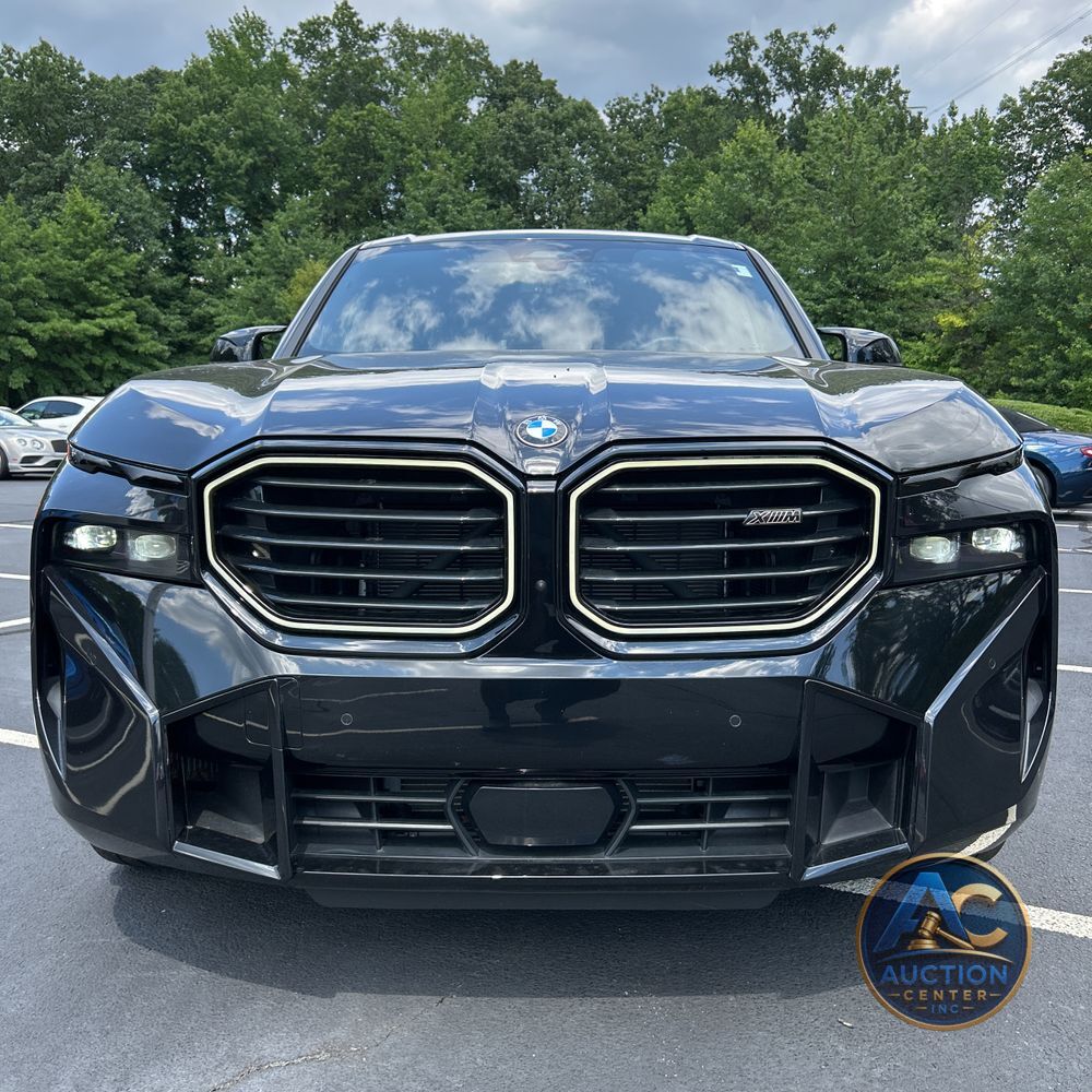 2023 BMW XM Base