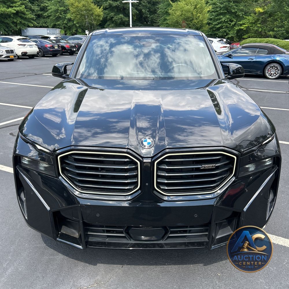 2023 BMW XM Base