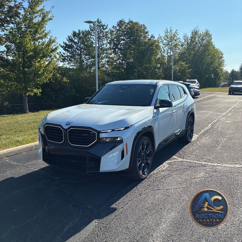 2023 BMW XM Base