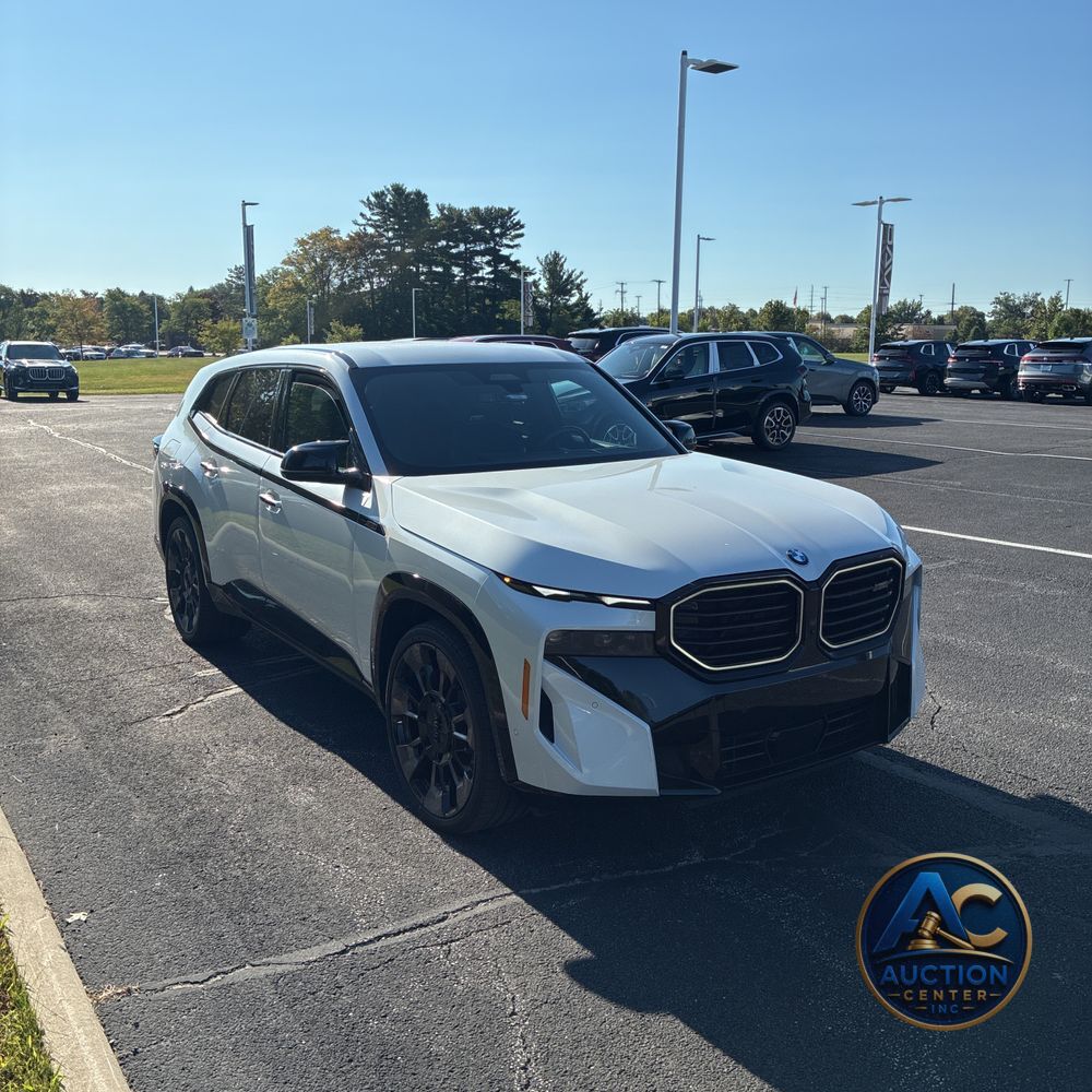 2023 BMW XM Base